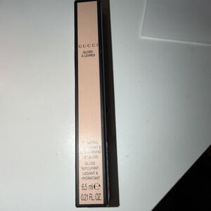 Gucci Lip Gloss Sadie Coral 314 Plumping Smoothing Moisturising 0.21 fl oz